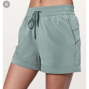 Lululemon spring break away short